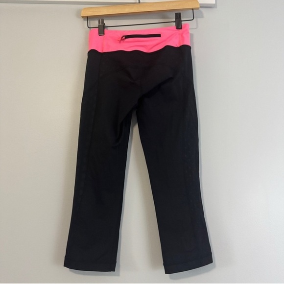 Lululemon Run: Sun Sprinter Crop - Picture 5 of 8